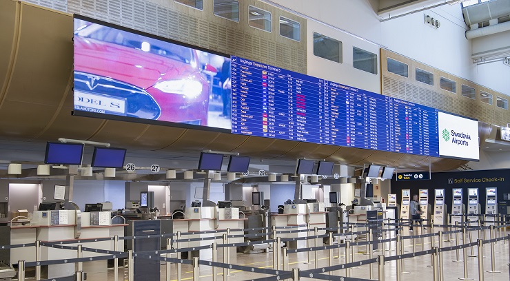 Swedavia улучшила обслуживание пассажиров в Стокгольмском аэропорту c помощью LED-экранов