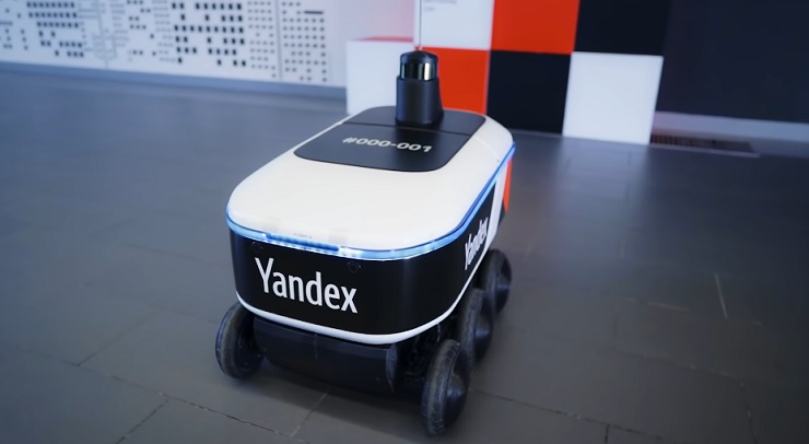 Яндекс тестирует робота-курьера в своей экосистеме