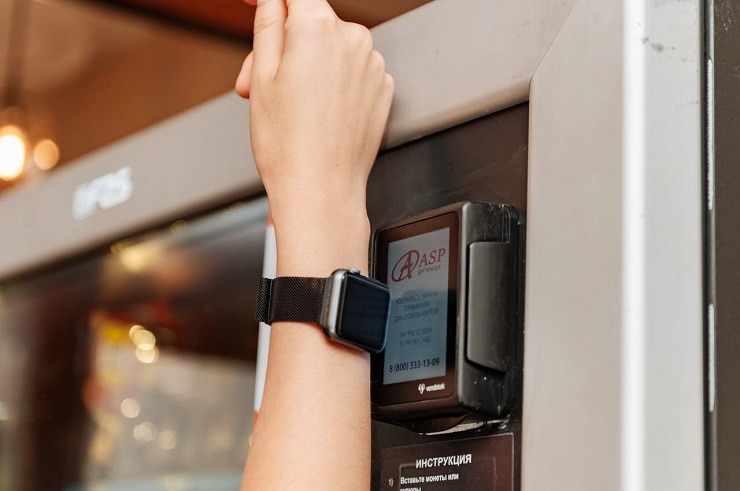 Терминалы VENDOTEK принимают оплату смартфонами и NFC-часами