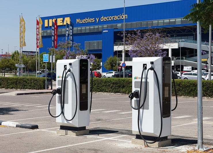 IKEA расширяет сеть зарядных станций для электромобилей