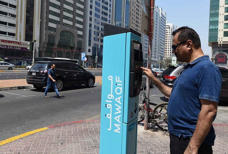 Абу-Даби переходит на паркоматы с 5G