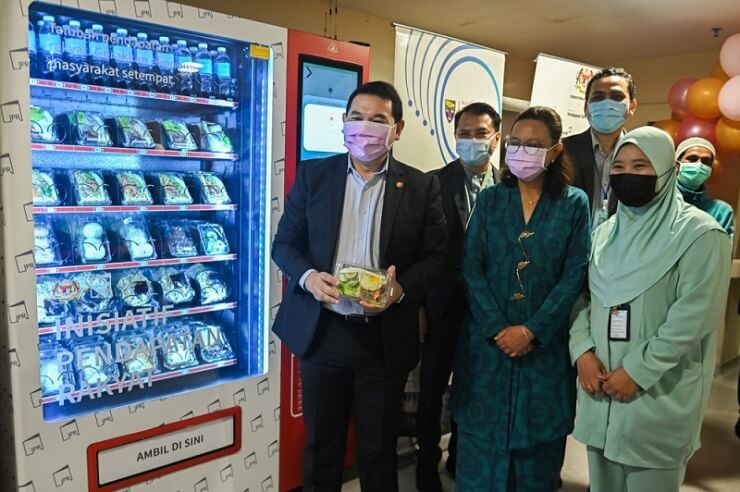 В Малайзии установят 5000 вендинг автоматов с дешевыми готовыми блюдами
