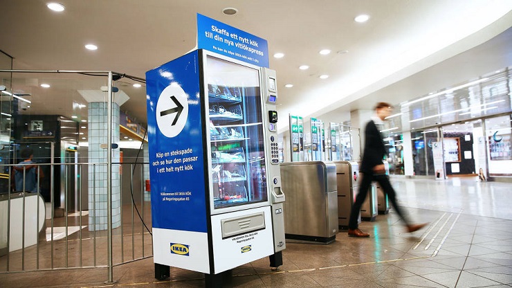 IKEA установила вендинг автомат по продаже мелких кухонных инструментов в метро Стокгольма