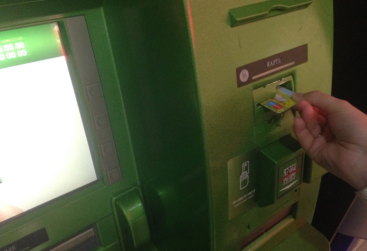 Банкоматы Сбербанка будут поддерживать бесконтактную работу с картами и телефонами