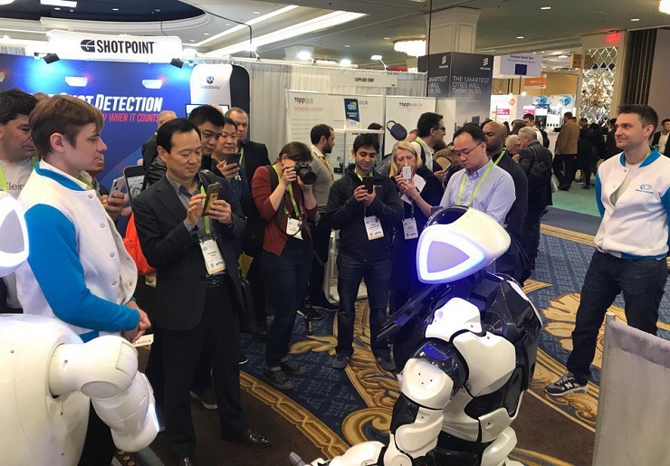 Компания Promobot на выставке CES 2018 презентовала новую версию робота Promobot V.4